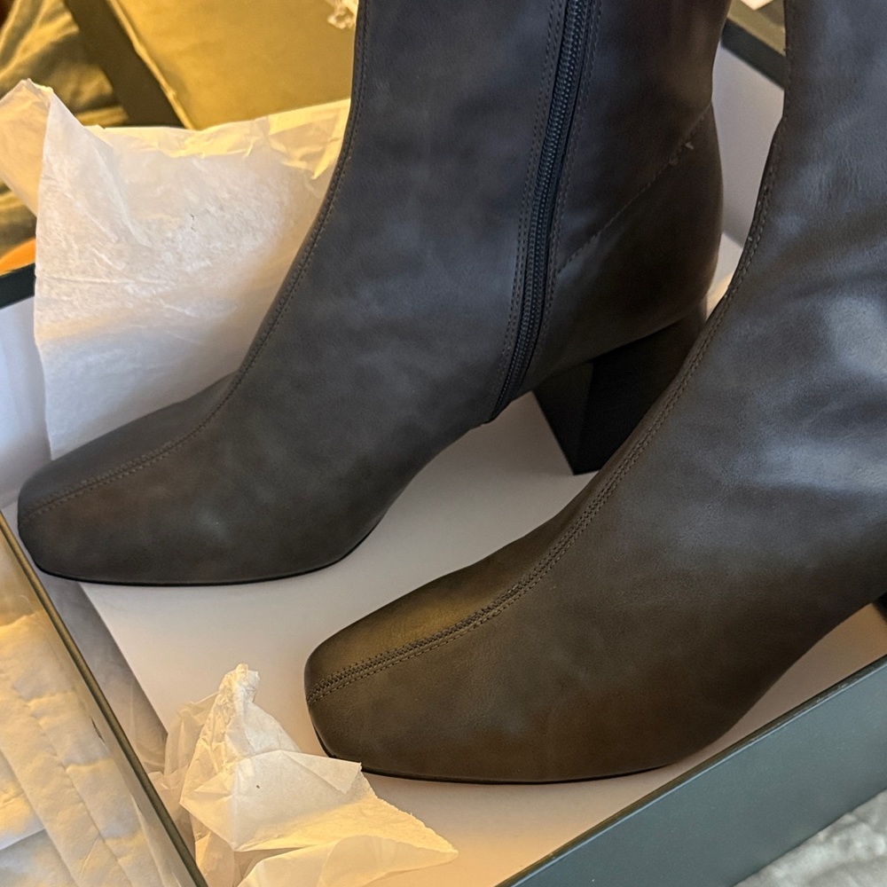 Anthropologie Charcoal Heeled Boots - Picture 3 of 8